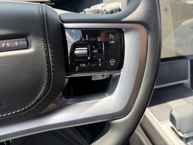 Used 2025 Land Rover Range Rover Autobiography AWD/4WD image 23
