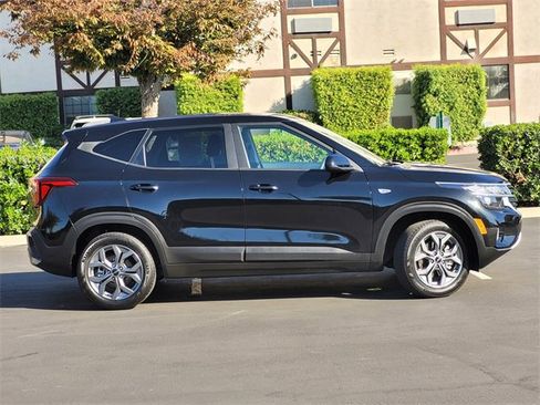 Used 2024 Kia Seltos LX image 4