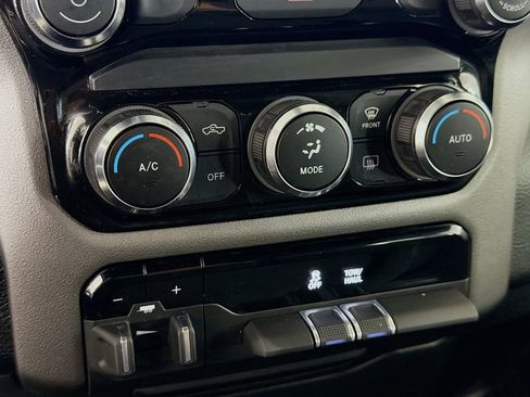 Used 2022 RAM 1500 Big Horn AWD/4WD image 16