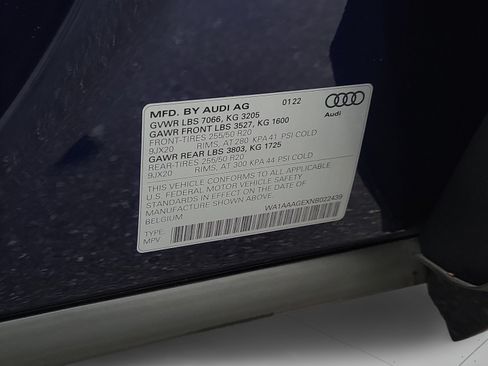 Used 2022 Audi e-tron Premium AWD/4WD image 29