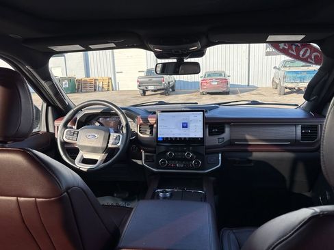 Used 2024 Ford Expedition Max Limited image 23