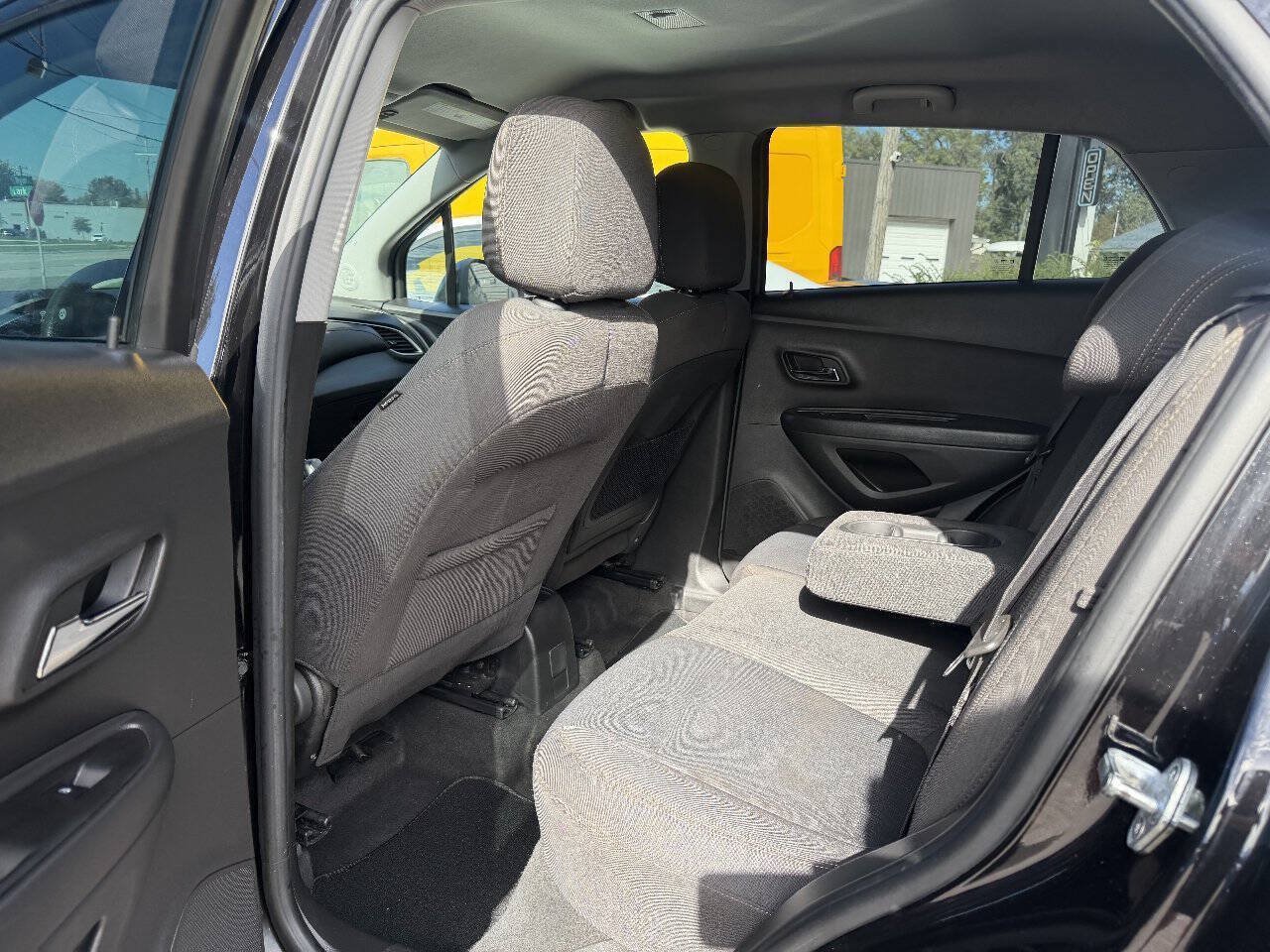 Used 2020 Chevrolet Trax LS FWD image 17