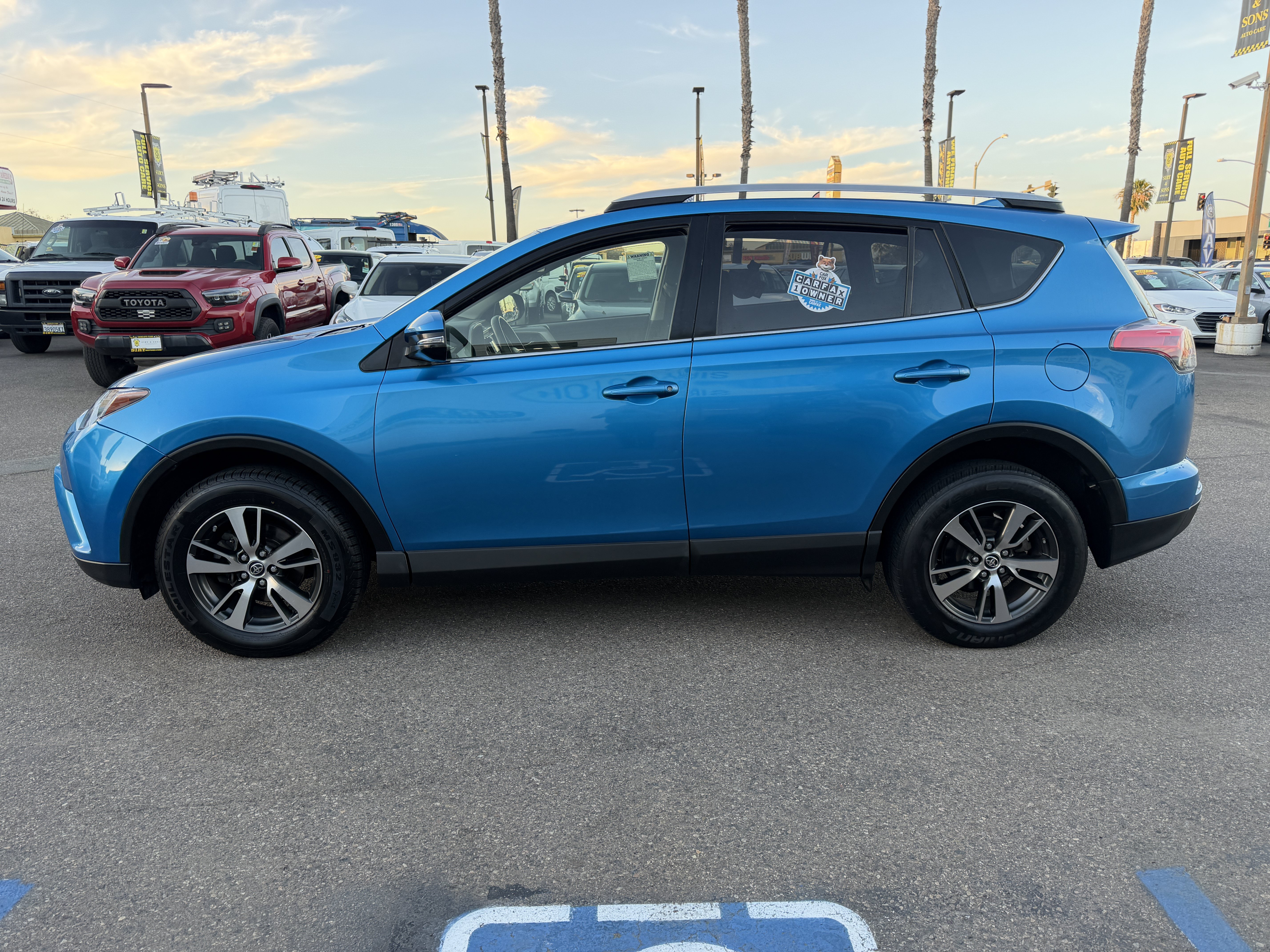 Used 2017 Toyota RAV4 XLE w/ Preferred Accessory Package FWD image 6