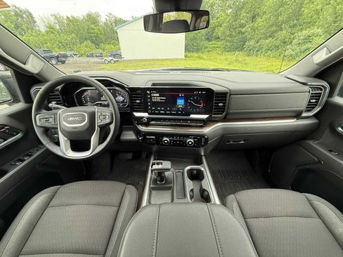 Used 2025 GMC Sierra 1500 Elevation image 10