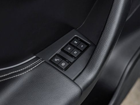 Used 2020 Jaguar F-PACE S image 40