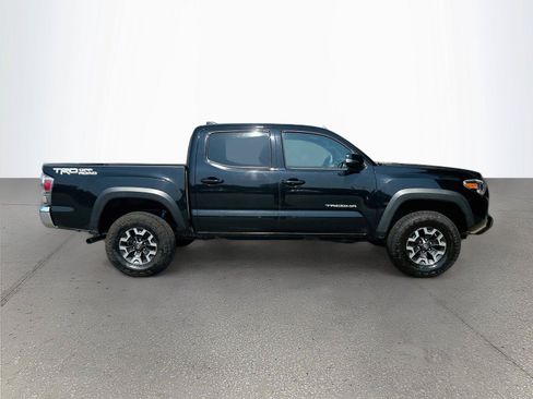 Used 2022 Toyota Tacoma TRD Off-Road RWD image 3