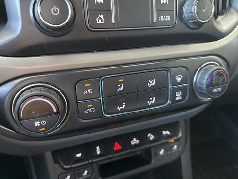 Used 2020 Chevrolet Colorado Z71 image 27