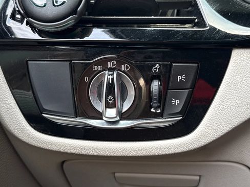 Used 2019 BMW 530i w/ Premium Package RWD image 21