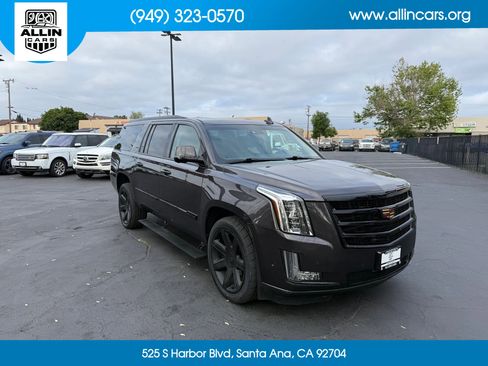 Used 2017 Cadillac Escalade ESV Luxury RWD image 3