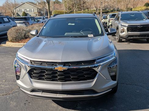 New 2026 Chevrolet Trax LT w/ Driver Confidence Package image 2