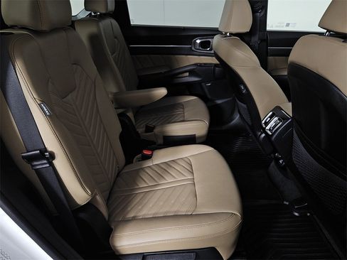 Used 2024 Kia Sorento SX Prestige w/ Olive Brown Leather Package image 32