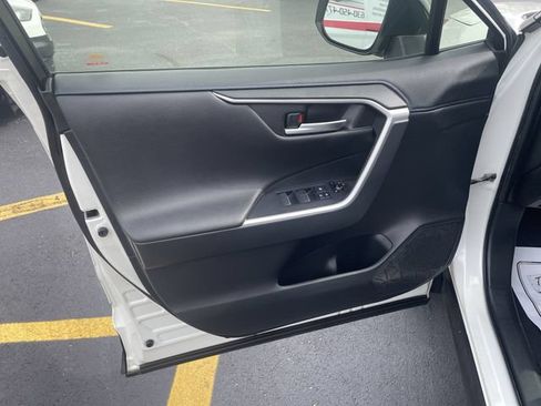 Used 2019 Toyota RAV4 XSE w/ Carpet Mat Package AWD/4WD image 14