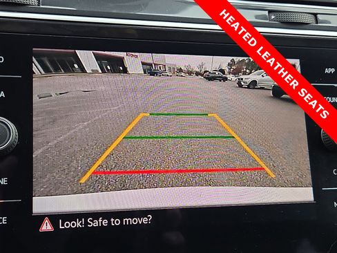 Used 2024 Volkswagen Tiguan SE image 18