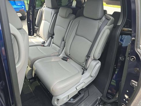 Used 2023 Honda Odyssey EX-L image 11