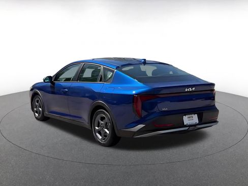 Used 2025 Kia K4 LXS image 11