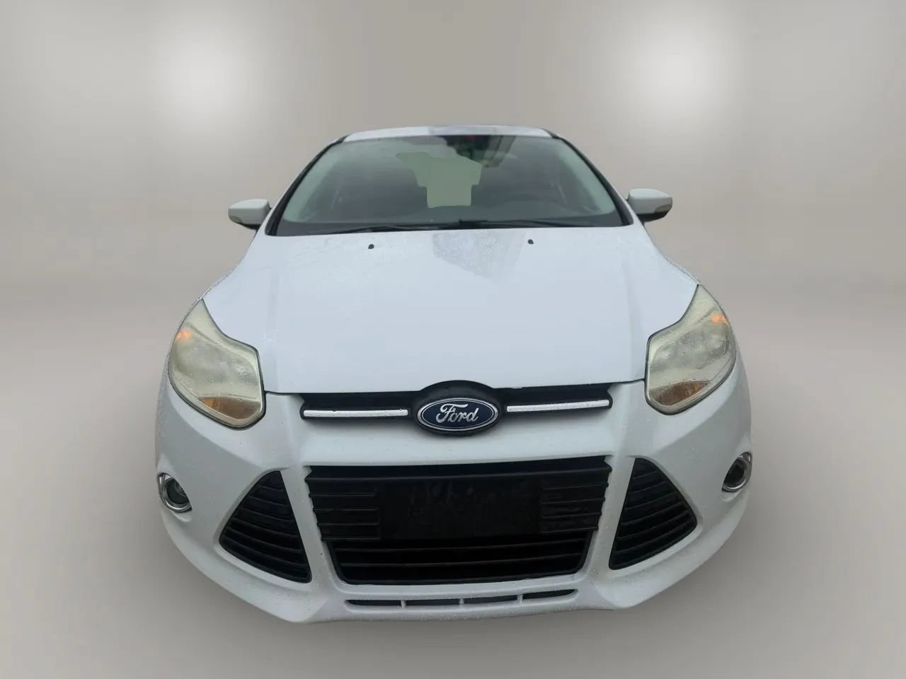 Used 2012 Ford Focus SE w/ SE Winter Pkg FWD image 2