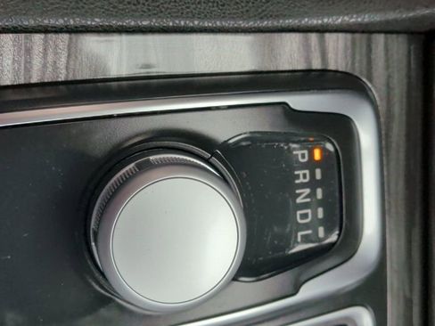 Used 2022 Chrysler 300 Touring w/ Sport Appearance Package image 23