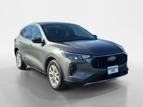 Used 2024 Ford Escape Active w/ Cold Weather Package image 8