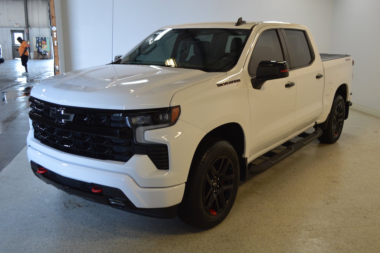 Used 2023 Chevrolet Silverado 1500 RST w/ Redline Edition AWD/4WD image 7