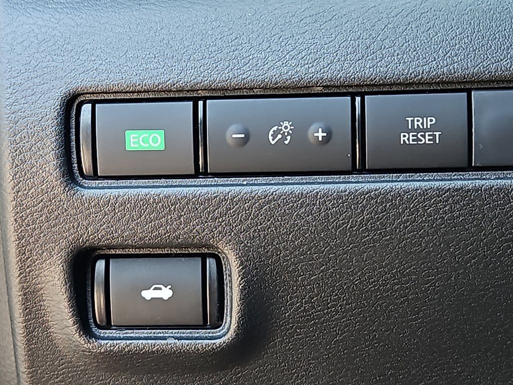 Used 2022 Nissan Sentra SR FWD image 25