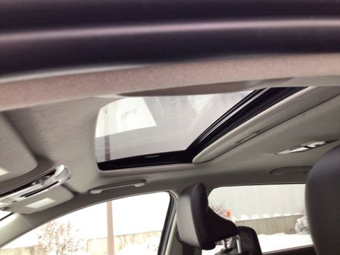 Used 2023 Kia Niro SX Touring image 26