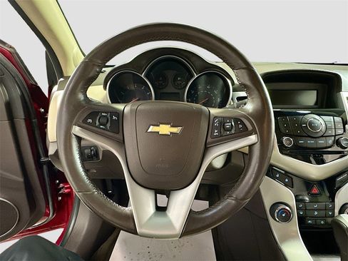 Used 2011 Chevrolet Cruze LT image 12