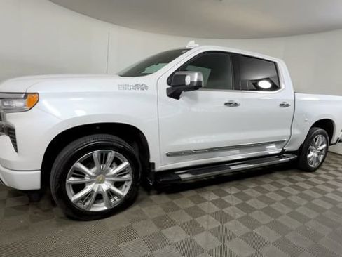 Used 2023 Chevrolet Silverado 1500 High Country w/ High Country Premium Package AWD/4WD image 10