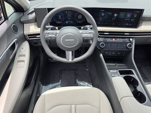 Certified 2025 Hyundai Sonata SEL FWD image 12