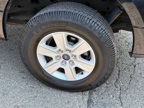 Certified 2019 Ford F150 XL w/ Heavy-Duty Payload Package RWD image 6