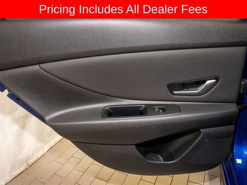 Used 2023 Hyundai Elantra Limited FWD image 9