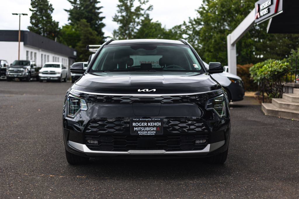 Used 2023 Kia Niro Wave w/ Wave Preserve Package FWD image 5