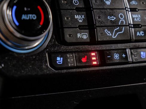 Used 2020 Ford F450 Platinum w/ FX4 Off-Road Package image 25