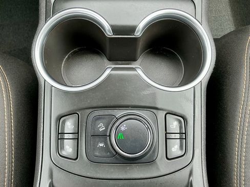 Used 2021 GMC Terrain SLE w/ Driver Convenience Package FWD image 36