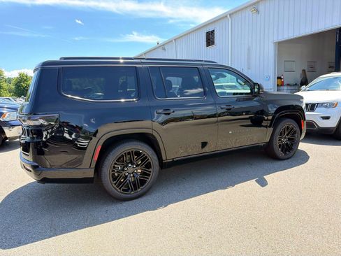 New 2026 Jeep Grand Wagoneer Limited AWD/4WD image 2