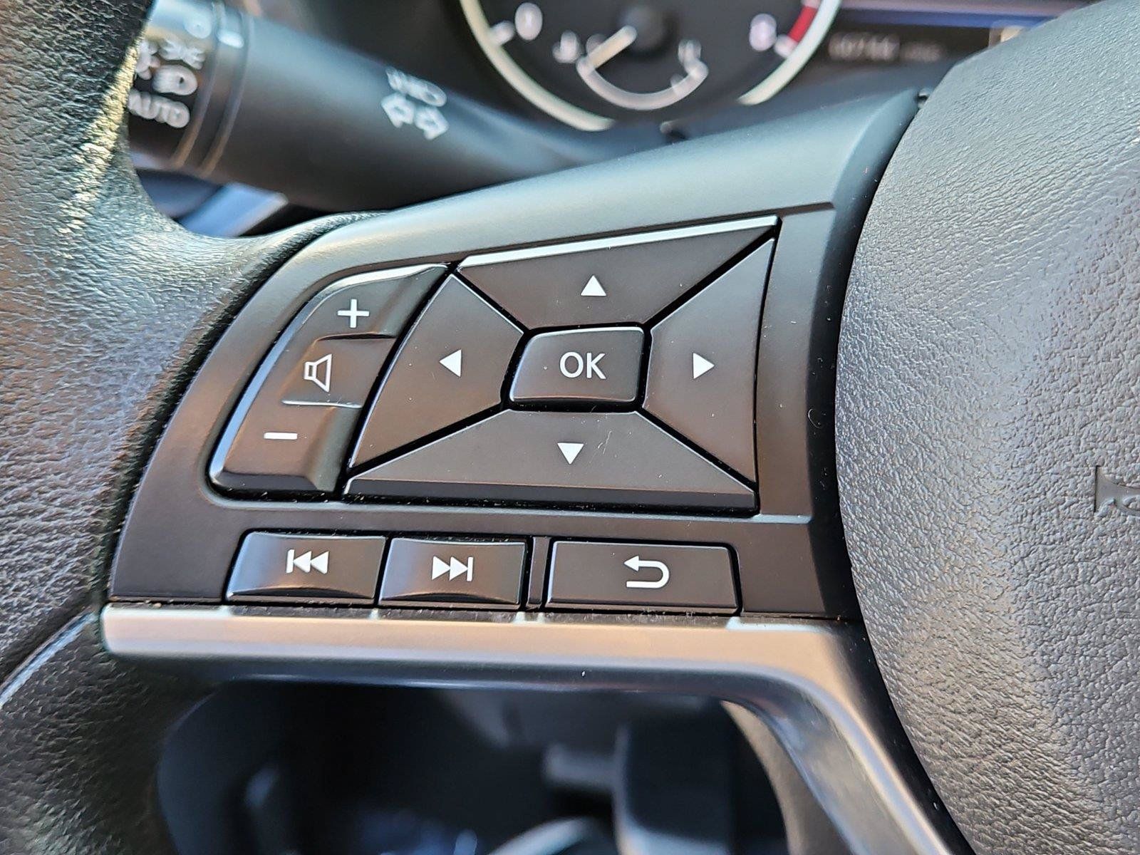 Used 2024 Nissan Sentra SV FWD image 22