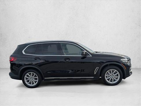 Certified 2022 BMW X5 sDrive40i w/ Luxury Seating Package image 4