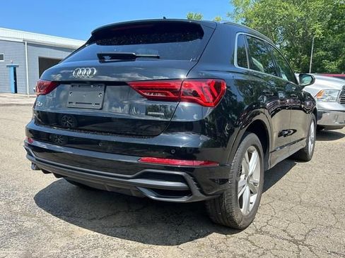 Used 2022 Audi Q3 2.0T Premium w/ Convenience Package image 3