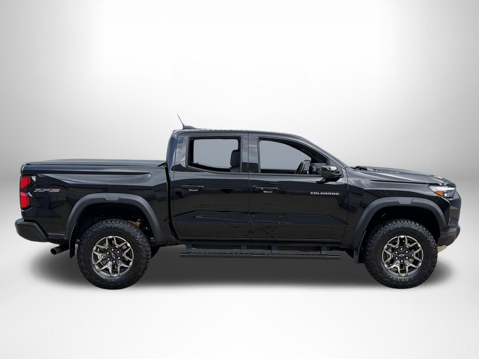 Used 2026 Chevrolet Colorado ZR2 w/ Technology Package AWD/4WD image 2
