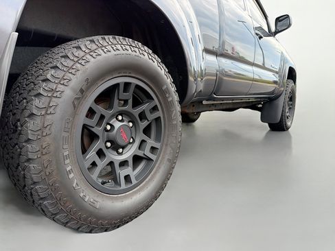 Used 2010 Toyota Tacoma 4x4 Access Cab V6 image 14