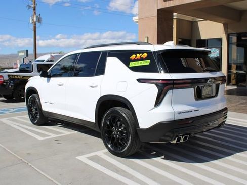Used 2025 Chevrolet Traverse LT w/ Midnight/Sport Edition AWD/4WD image 5