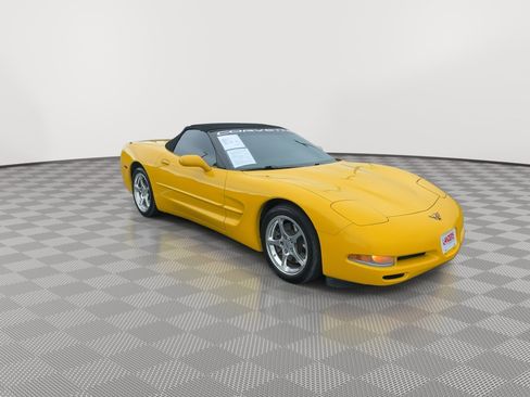 Used 2001 Chevrolet Corvette Convertible w/ Preferred Equipment Group2 RWD image 2