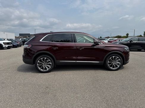 Used 2023 Lincoln Nautilus Reserve AWD/4WD image 6