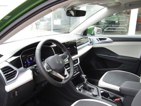 New 2026 Volkswagen Taos SE AWD/4WD image 16