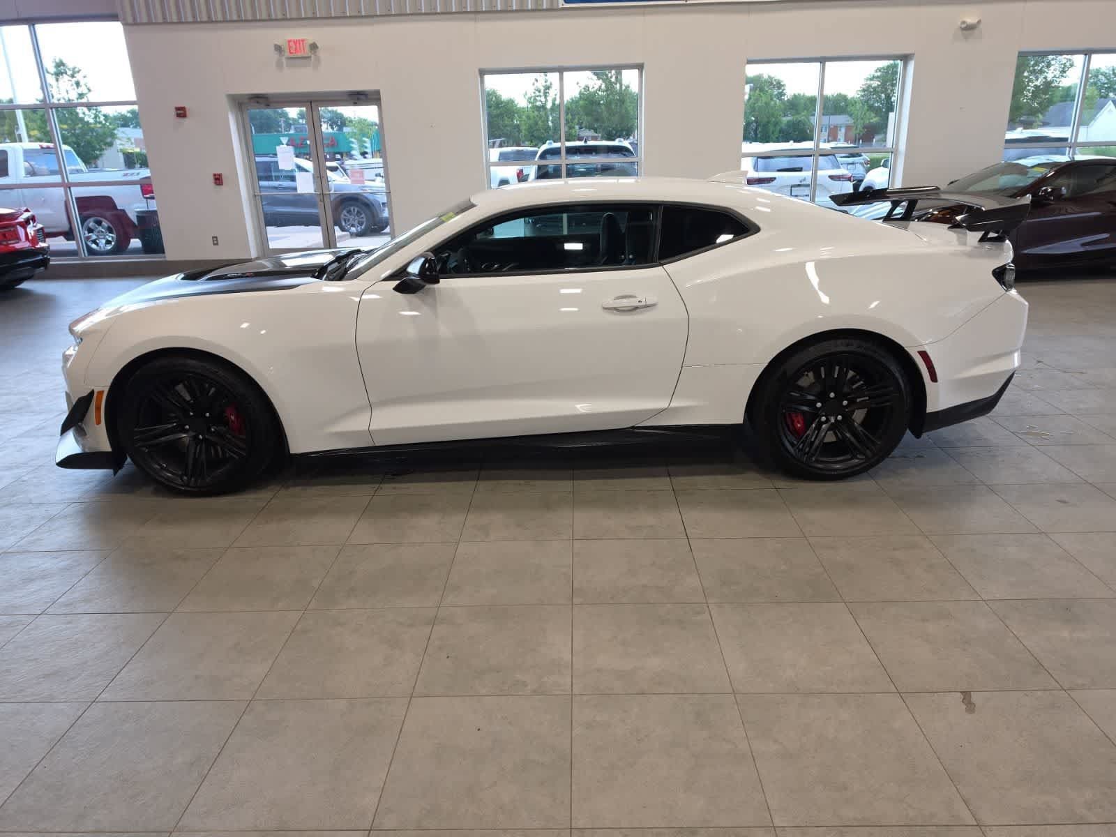 Used 2020 Chevrolet Camaro ZL1 RWD image 12