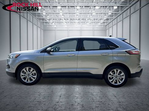 Used 2022 Ford Edge Titanium AWD/4WD image 4