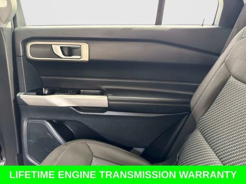 Used 2023 Ford Explorer XLT RWD image 16