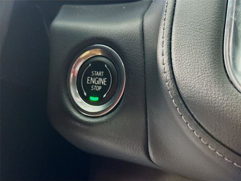 Used 2022 Chevrolet Tahoe LT w/ Luxury Package image 13