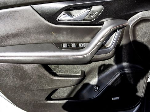 Used 2025 Chevrolet Blazer RS image 8