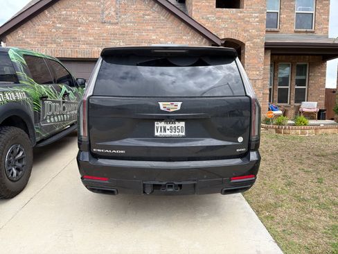 Used 2025 Cadillac Escalade Sport Platinum image 3