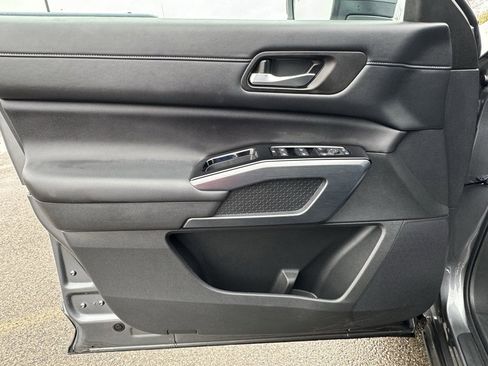 Used 2024 Nissan Pathfinder SL image 24